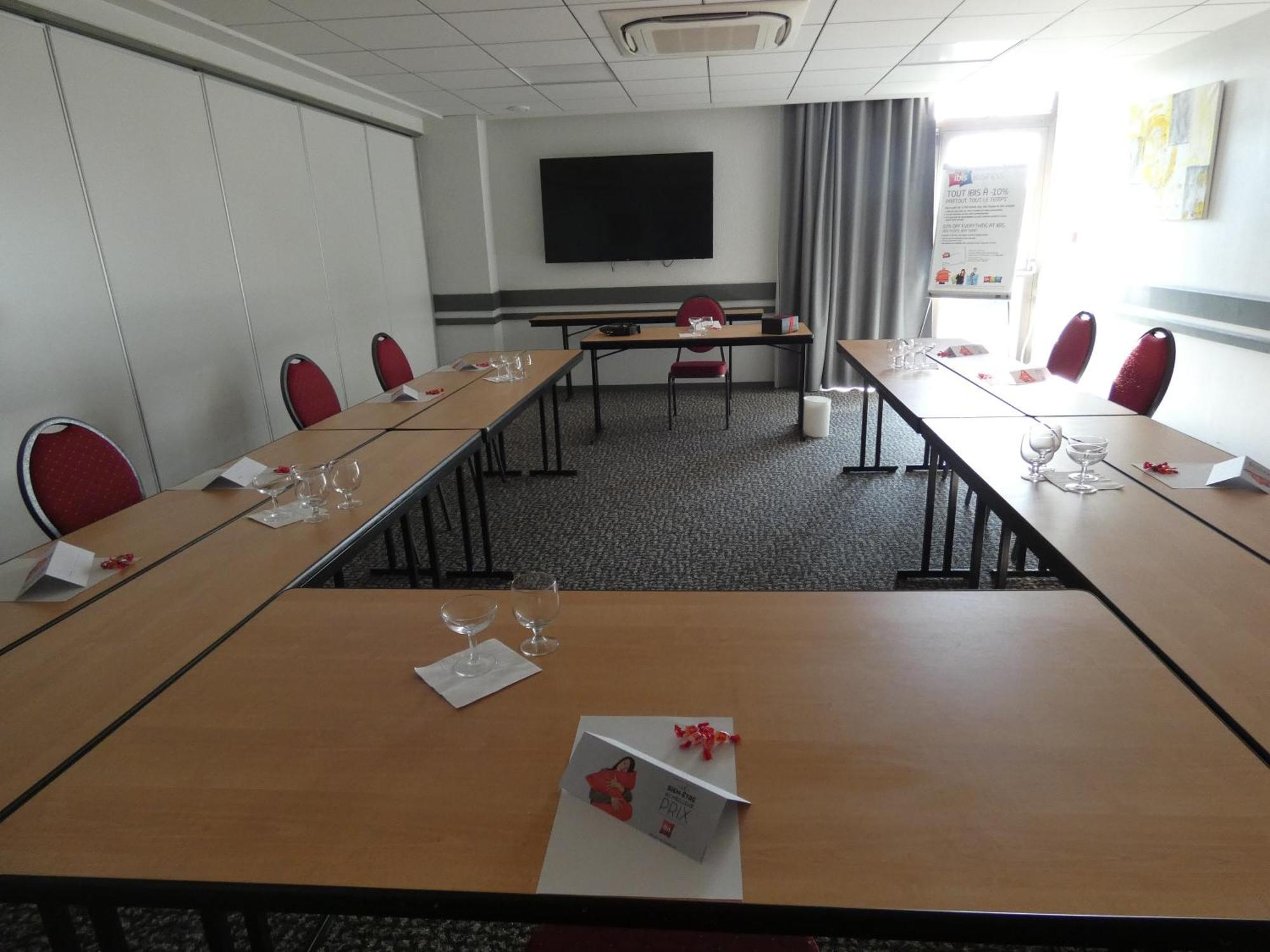 Ibis Saintes Hotel Екстериор снимка