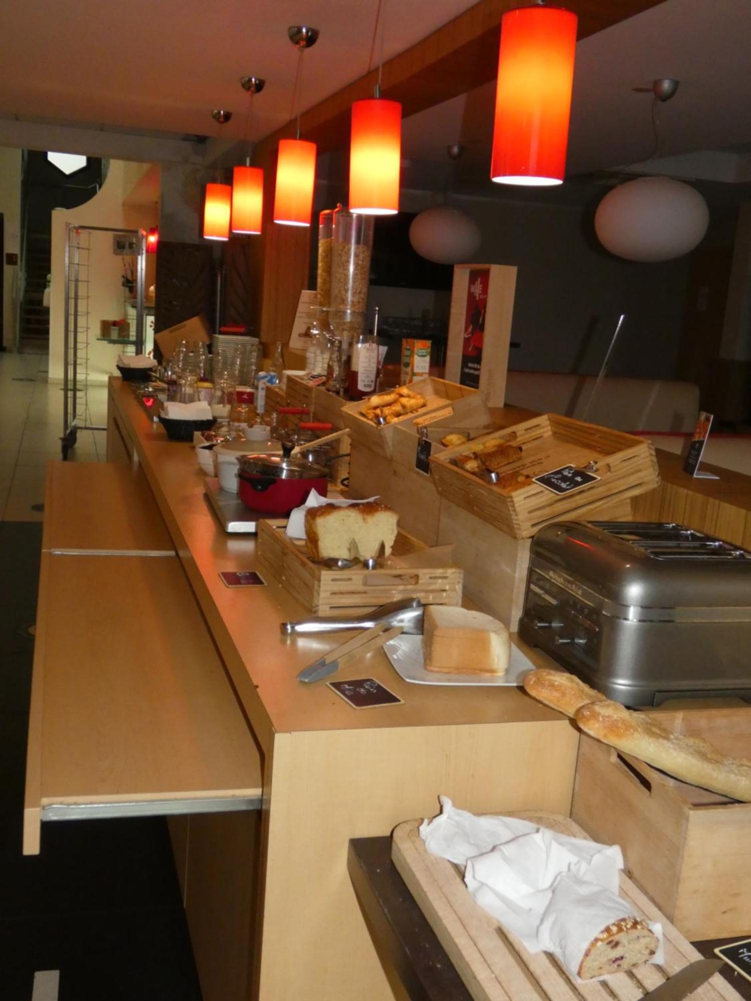 Ibis Saintes Hotel Екстериор снимка