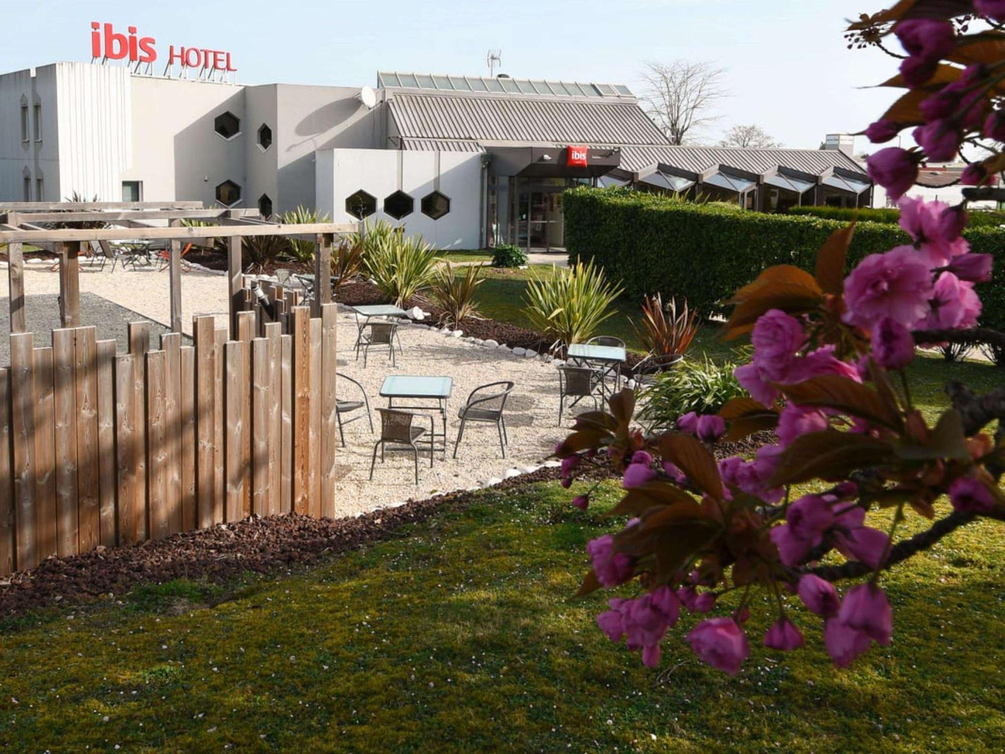 Ibis Saintes Hotel Екстериор снимка